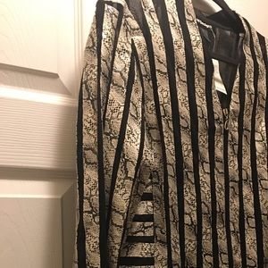 NWT. Black animal print zip front blazer